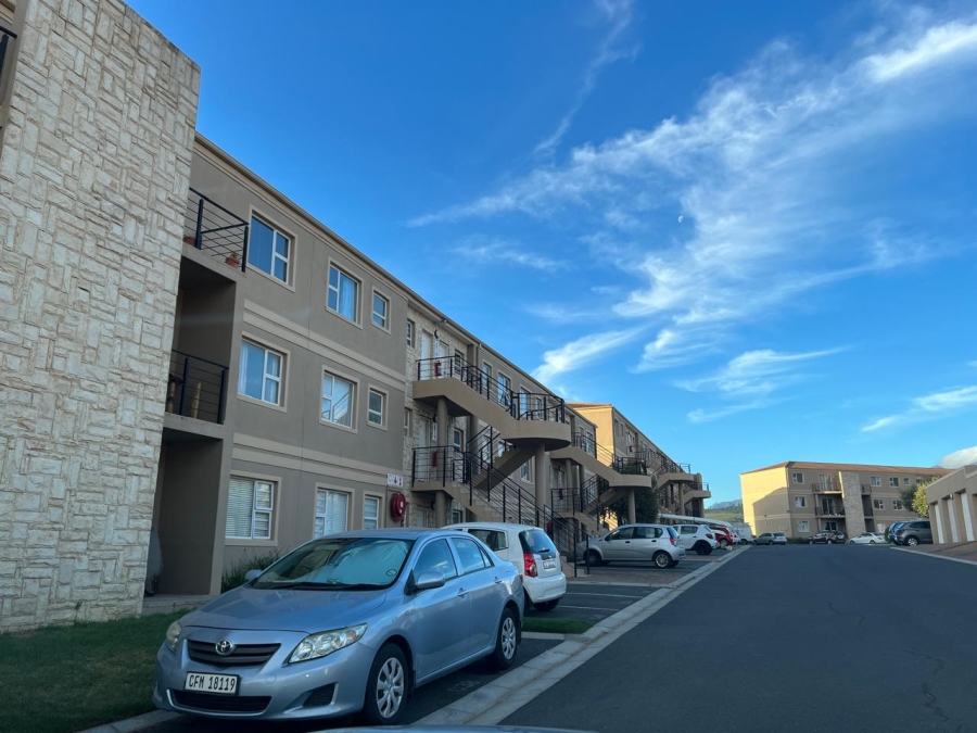 To Let 2 Bedroom Property for Rent in Somerset Forest Western Cape
